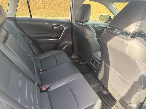 Certified 2023 Toyota RAV4 XLE Premium image 21