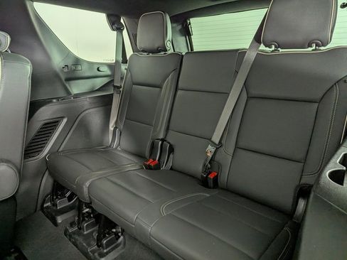 Used 2025 GMC Yukon Elevation image 18