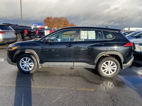 Used 2023 Toyota Corolla Cross L image 6