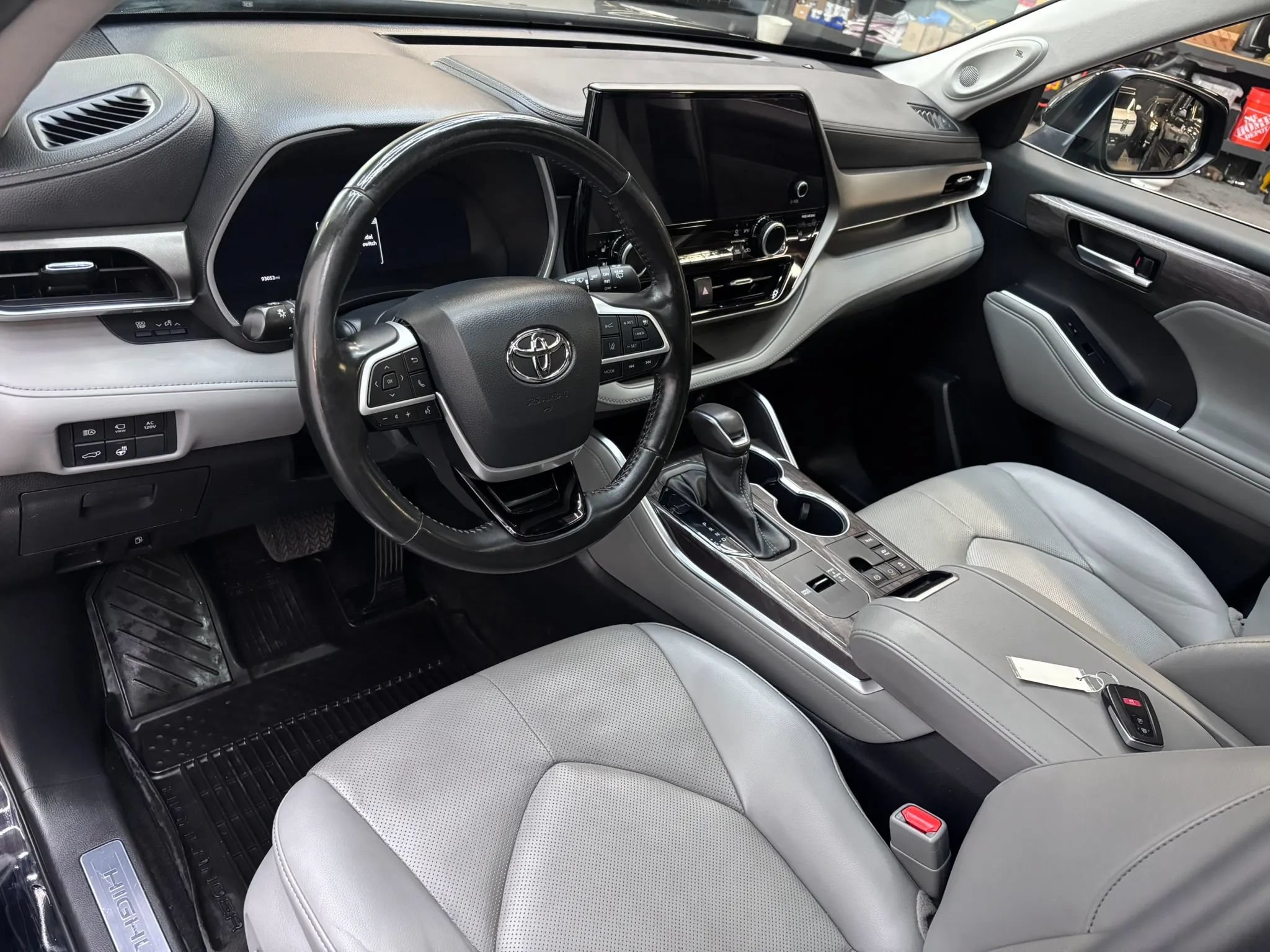 Used 2023 Toyota Highlander Limited AWD/4WD image 8