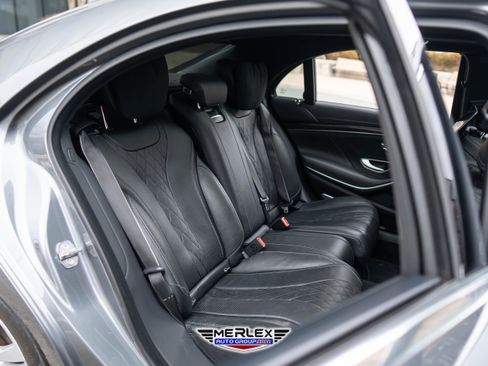 Used 2020 Mercedes-Benz S 560 4MATIC Sedan w/ Premium Package image 18