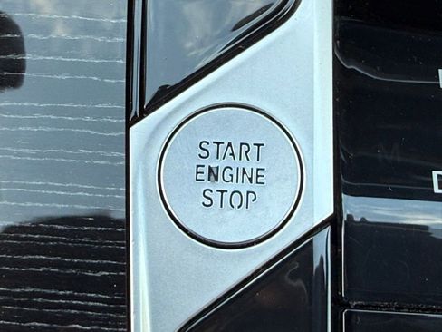 Used 2023 BMW X7 xDrive40i w/ M Sport Package image 30