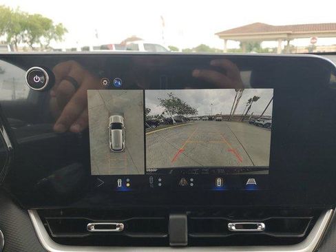 New 2026 Chevrolet Equinox LT w/ Safety and Technology Package FWD image 23