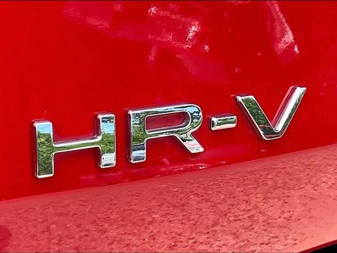 Used 2025 Honda HR-V Sport image 30