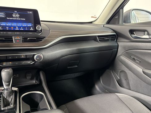 Used 2024 Nissan Altima 2.5 SV FWD image 28
