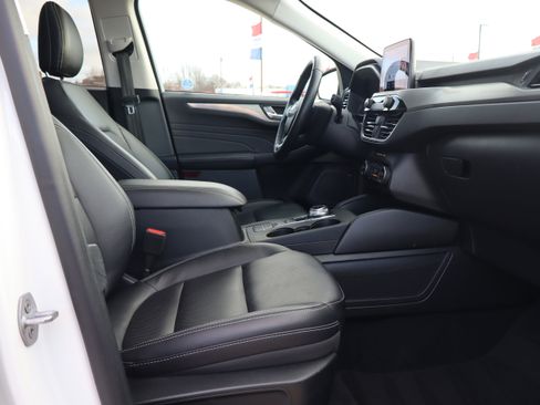 Used 2021 Ford Escape Titanium image 12