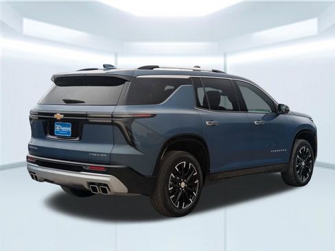 Used 2024 Chevrolet Traverse RS FWD image 6