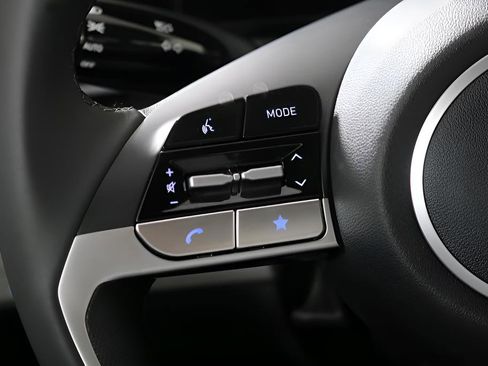 New 2025 Hyundai Elantra Limited FWD image 26