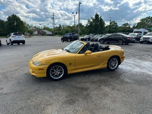Used 2002 MAZDA MX-5 Miata RWD image 13