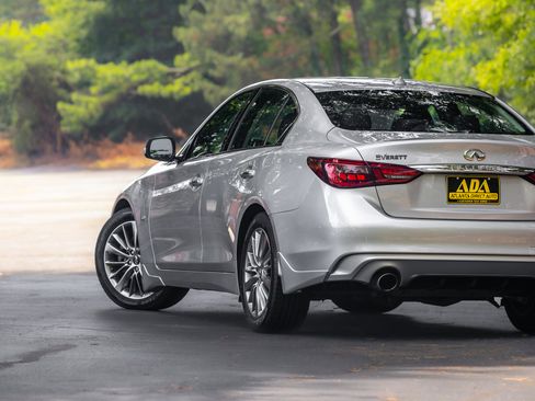 Used 2018 INFINITI Q50 Luxe w/ Essential Package (3.0T Luxe) RWD image 29