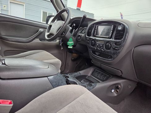 Used 2005 Toyota Sequoia SR5 image 16