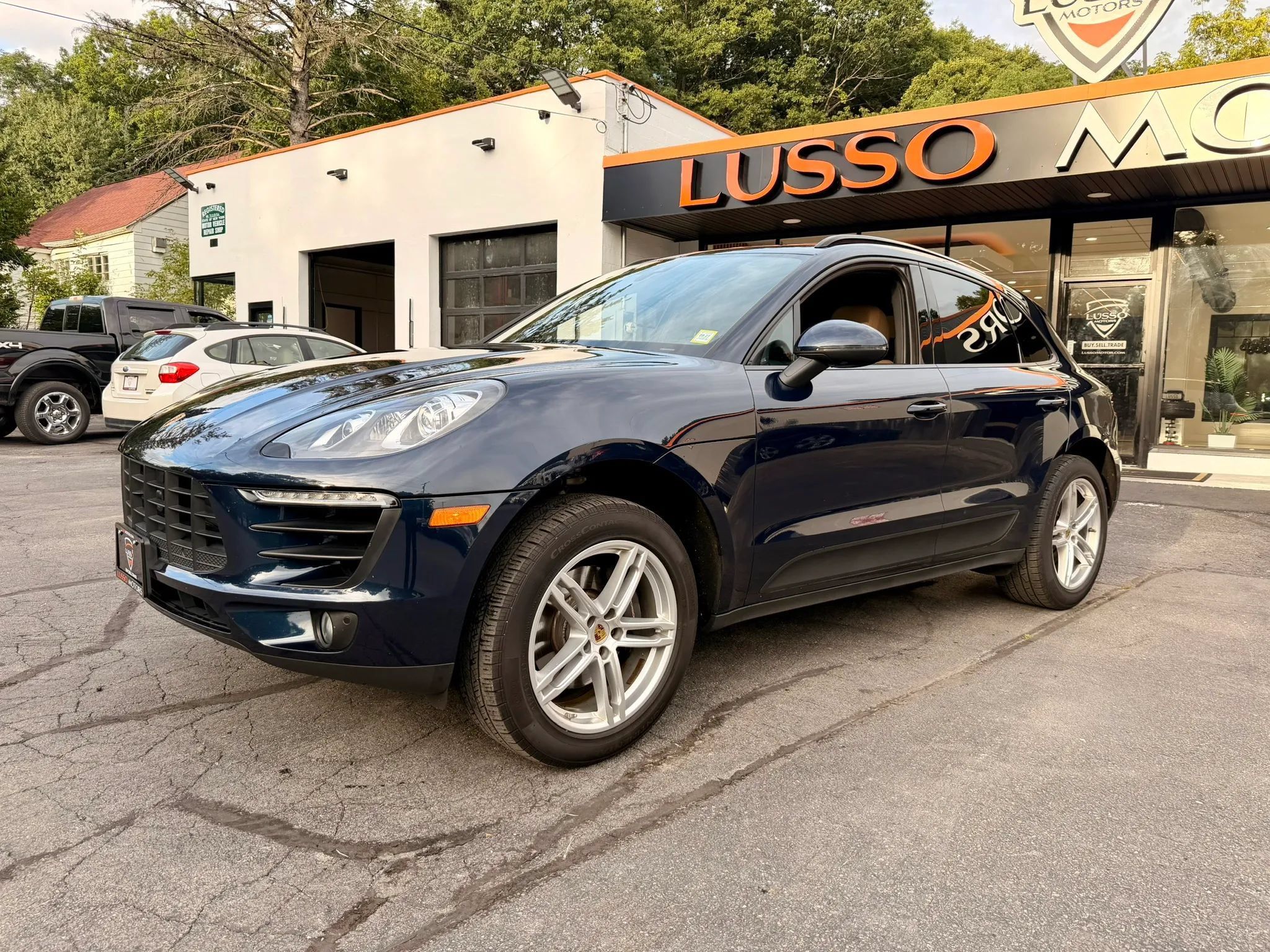 Used 2018 Porsche Macan Sport Edition AWD/4WD image 3