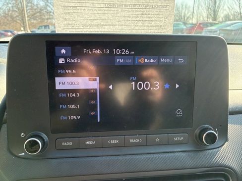 Used 2022 Hyundai Kona SE image 11