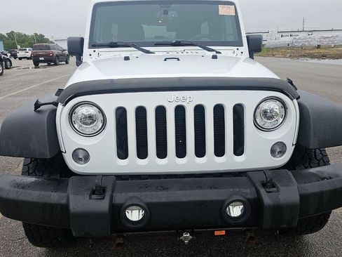 Used 2018 Jeep Wrangler Unlimited Sport S AWD/4WD image 2
