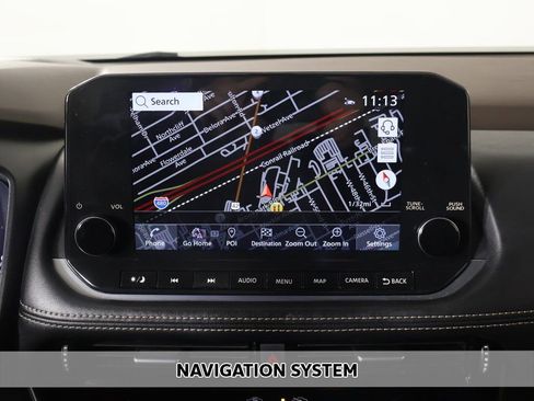 Used 2023 Nissan Rogue Platinum w/ Platinum Premium Package image 3