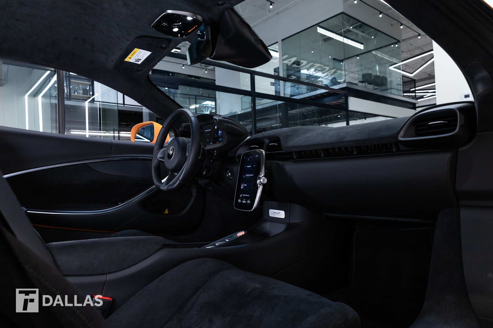 Used 2026 McLaren Artura RWD image 30