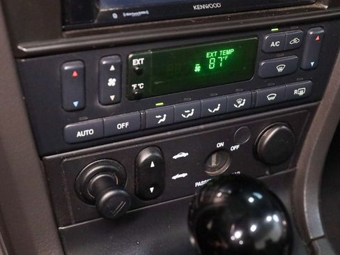 Used 2002 Ford Thunderbird RWD image 18