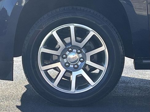 Used 2018 GMC Yukon Denali image 33