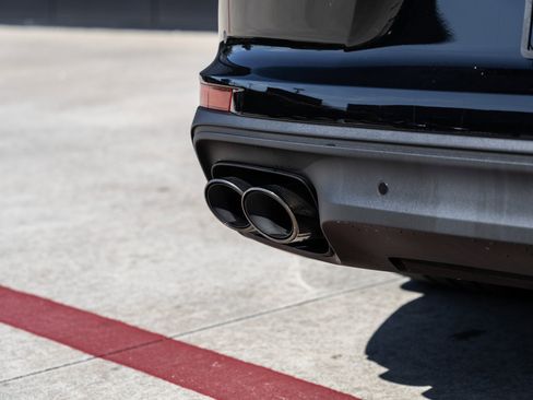 Certified 2025 Porsche Panamera image 15