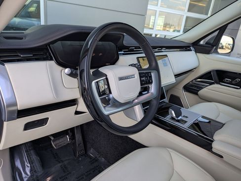 Certified 2024 Land Rover Range Rover Autobiography image 14