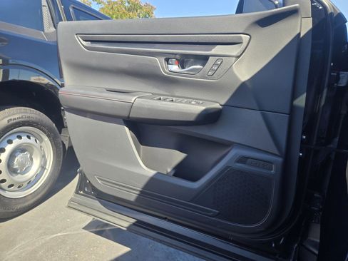 Used 2025 Honda CR-V Sport-L image 13