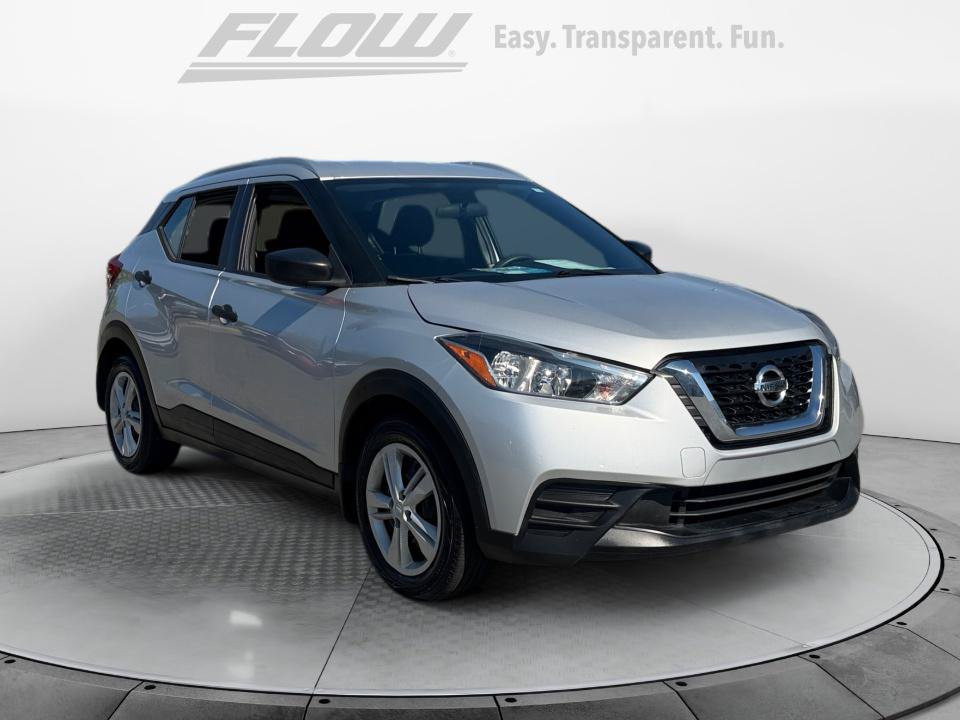 Used 2018 Nissan Kicks S FWD image 1