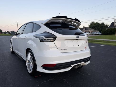 Used 2018 Ford Focus ST FWD image 4