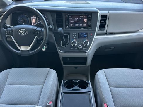 Certified 2018 Toyota Sienna LE FWD image 13