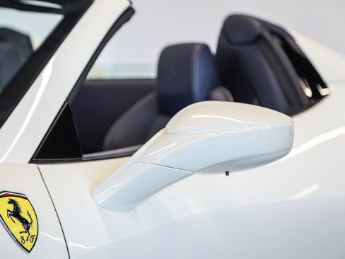 Used 2015 Ferrari 458 Spider RWD image 28