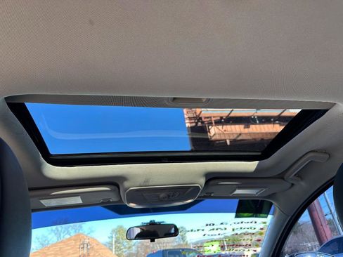 Used 2016 Ford Focus Titanium image 6