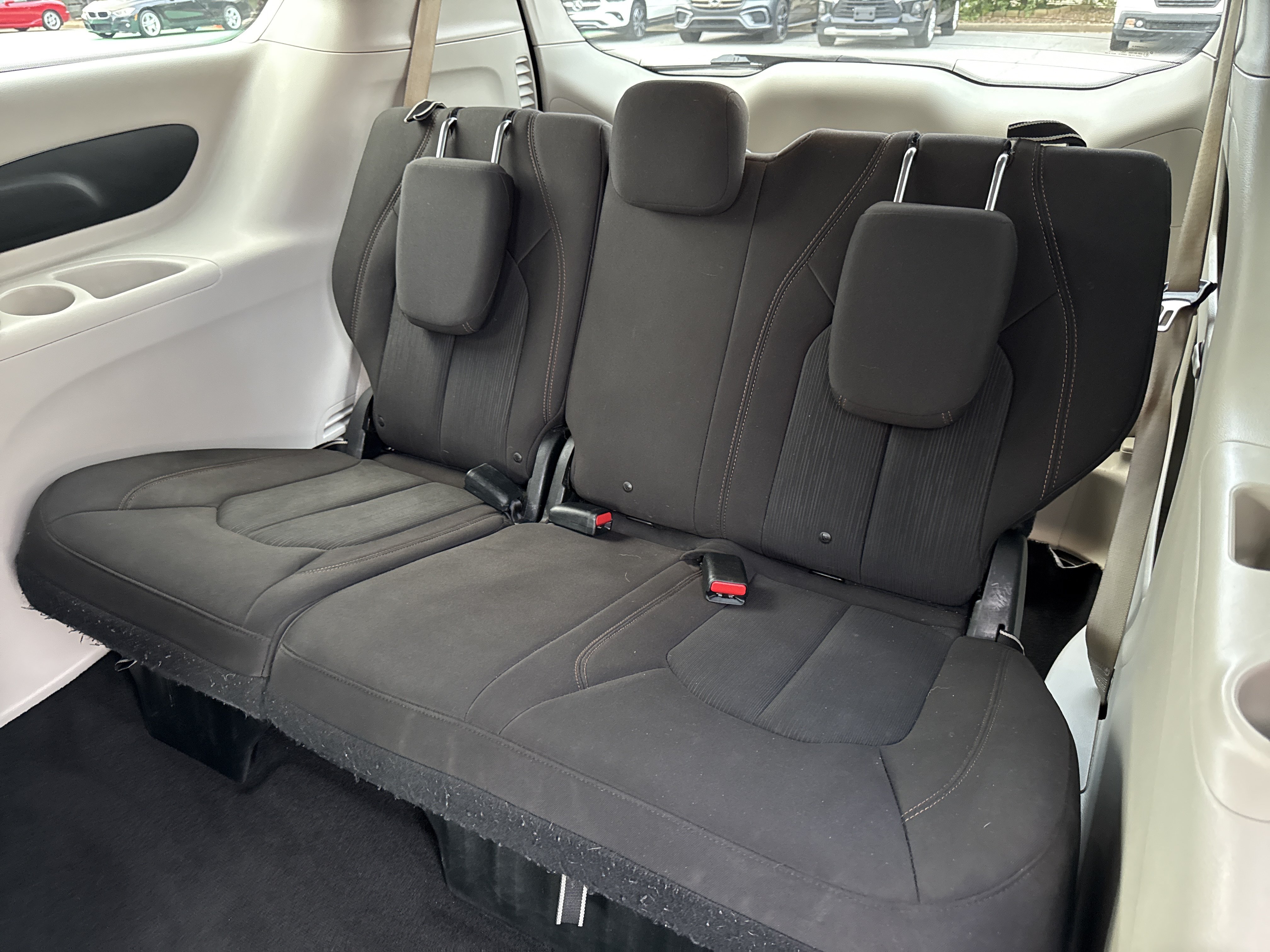 Used 2017 Chrysler Pacifica LX FWD image 27