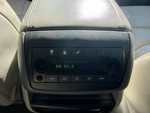 Used 2016 GMC Acadia SLT FWD image 17