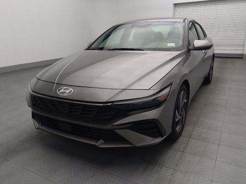 Used 2025 Hyundai Elantra SEL FWD image 15