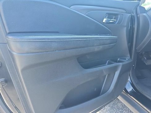 Used 2017 Honda Ridgeline Sport image 17