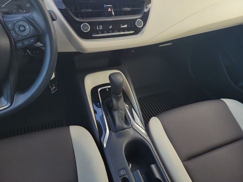 Used 2025 Toyota Corolla LE FWD image 19