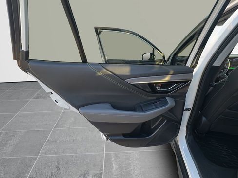 Used 2025 Subaru Outback Onyx Edition XT w/ Popular Package #2 image 40