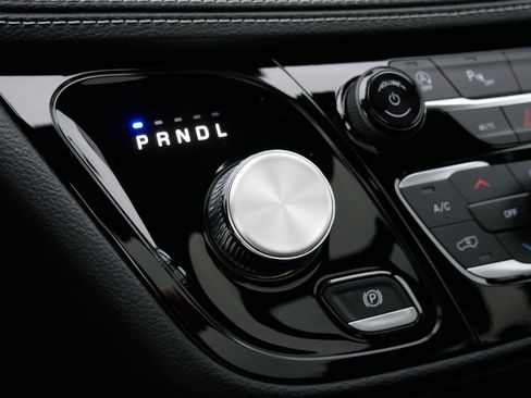 New 2026 Chrysler Pacifica Select w/ S Appearance Package image 16