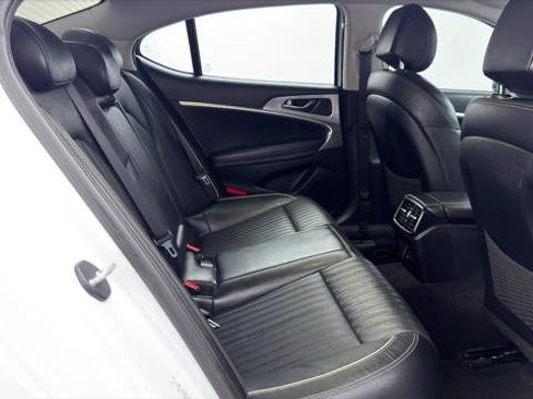 Used 2019 Genesis G70 3.3T Advanced RWD image 17