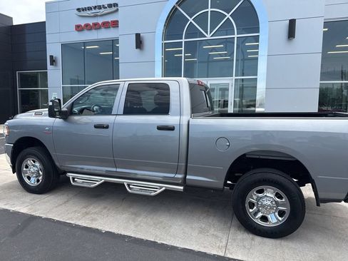 Used 2024 RAM 3500 Tradesman w/ Chrome Appearance Group AWD/4WD image 7