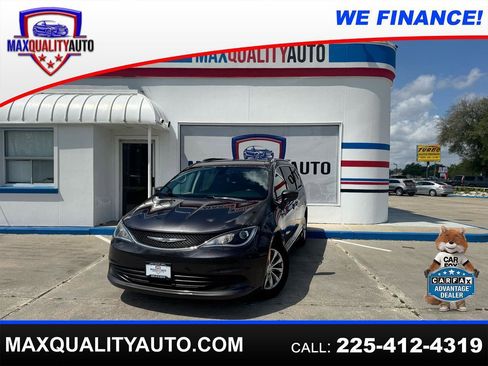 Used 2019 Chrysler Pacifica Touring-L FWD image 1