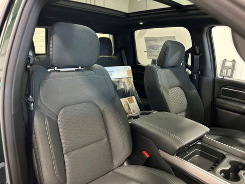 New 2026 RAM 1500 4x4 Crew Cab image 33