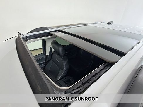 Used 2025 Ford Expedition Platinum AWD/4WD image 4