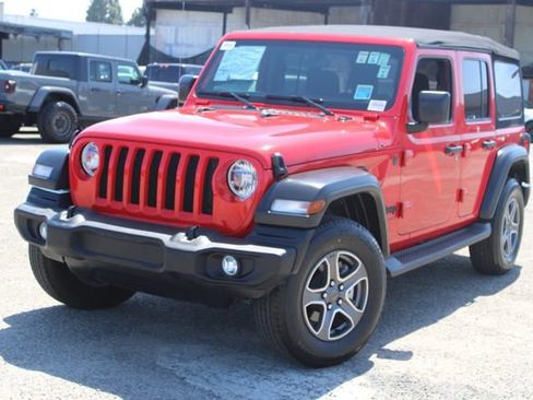 Used 2022 Jeep Wrangler Unlimited Sport AWD/4WD image 9