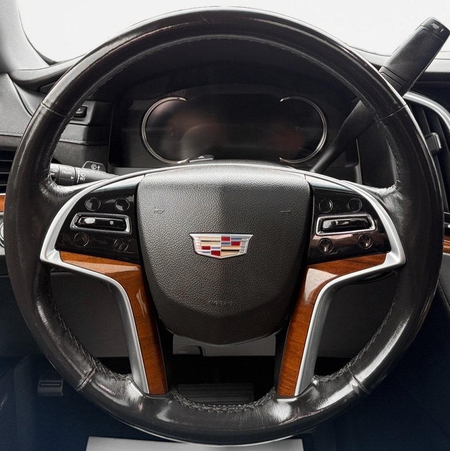 Used 2019 Cadillac Escalade ESV Luxury AWD/4WD image 18