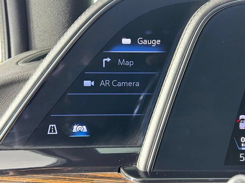Used 2021 Cadillac Escalade Luxury AWD/4WD image 29