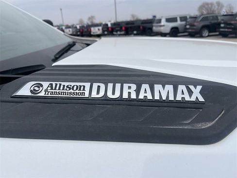 Used 2024 Chevrolet Silverado 2500 LT w/ Convenience Package image 12