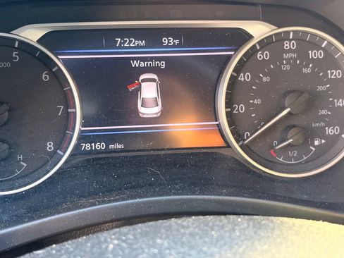 Used 2020 Nissan Sentra SR w/ Premium Package FWD image 9