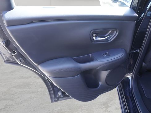 Used 2025 Honda HR-V LX image 12