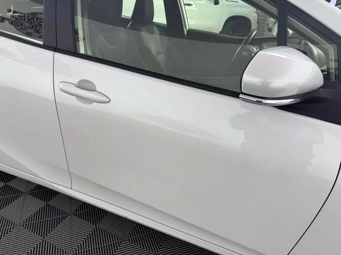 Used 2022 Toyota Prius LE FWD image 27