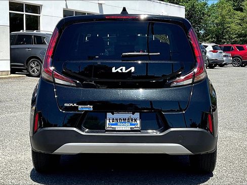 Used 2025 Kia Soul LX FWD image 4